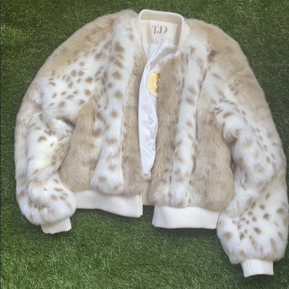 FauxFur Animal Print Leopard Jaket